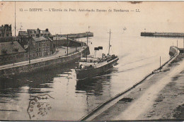 JA 9- (76) DIEPPE - L' ENTREE DU PORT - ARRIVEE DU BATEAU DE NEWHAVEN - 2 SCANS  - Dieppe