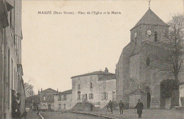 JA 22-(79) MAUZE - PLACE DE L' EGLISE - VILLAGEOIS - 2 SCANS - Mauze Sur Le Mignon