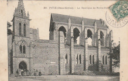 JA 24-(79) PITIE - LA BASILIQUE DE NOTRE DAME - FEMMES ET ENFANTS SUR LA PLACE PARVIS  - 2 SCANS  - Autres & Non Classés