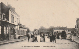 KO 4 -(80) VILLERS BRETONNEUX - PLACE DU 14 JUILLET - BRETONVILLOIS - CARRIOLES A CHEVAL- 2 SCANS - Villers Bretonneux