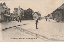 KO 4-(80) VILLERS BRETONNEUX - PLACE DES HALLES - FAMILISTERE - 2 SCANS  - Villers Bretonneux