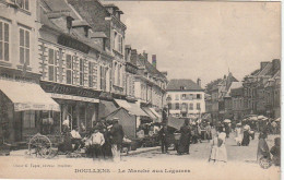 KO 5 -(80) DOULLENS - LE MARCHE AUX LEGUMES  - ETALS - CHALANDS - 2 SCANS - Doullens