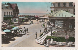 KO 6 -(80) CAYEUX SUR MER - L' ENTREE DE LA PLAGE - KIOSQUE - CARTE COULEURS  - 2 SCANS - Cayeux Sur Mer