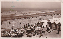 KO 6-(80) CAYEUX SUR MER - LA PLAGE ET LE BAR DU SOLEIL - CABINES DE PLAGE - TERRASSE - 2 SCANS  - Cayeux Sur Mer