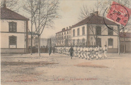 KO 8 -(81)  ALBI - LA CASERNE LAPEROUSE - SOLDATS - CARTE COLORISEE  - 2 SCANS  - Albi