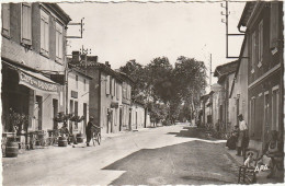 KO 16-(82) LABASTIDE SAINT PIERRE - LA RUE PRINCIPALE - CAFE DU PROGRES - VILLAGEOIS - 2 SCANS - Labastide Saint Pierre