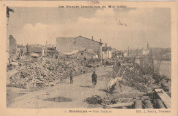 KO 19-(82) MONTAUBAN - INONDATIONS DU MIDI 1930 - QUAI SAPIACOU  - AU MILIEU DES GRAVATS ET DECOMBRES- 2 SCANS - Overstromingen