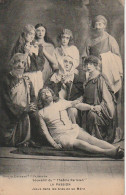 KO 19- SOUVENIR DU " THEATRE  PARISIEN " : LA PASSION - JESUS DANS LES BRAS DE SA MERE - PHOTO DESBEAUX  CAUSSADE (82)  - Théâtre