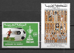 1979 - N° 822 + 823 * MH - Football - Tapis - Morocco (1956-...)