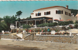 KO 25-(83)  CALANQUE DES  ISSAMBRES - HOTEL RESTAURANT " LE PERE FRANCOIS " - CARTE COULEURS - 2 SCANS - Les Issambres