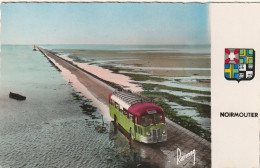 LE 5-(85) NOIRMOUTIER - LE  GOIS (GOA) , AVANT D' ETRE RECOUVERT PAR LA MER - AUTOBUS BERLIET - CARTE COULEURS - 2 SCANS - Noirmoutier