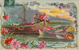 LE 6- SOUVENIR DU 1er AVRIL - CARTE FANTAISIE GAUFREE - COUPLE DE POISSONS TRACTANT UN BATEAU REMPLI DE FLEURS - 2 SCANS - April Fool's Day