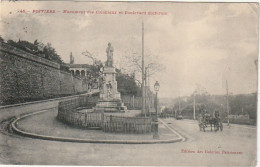 LE 8-(86) POITIERS - MONUMENT DES COLONIAUX ET BOULEVARD SOLFERINO - CARRIOLE A CHEVAL , TRAMWAY - 2 SCANS - Poitiers