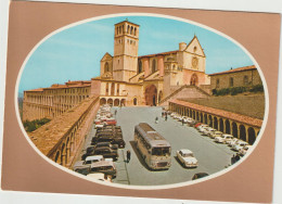Italie :  ASSISI :  Vues  Basilica, Bus  , Voitures - Altri & Non Classificati
