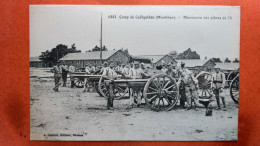 CPA (56) Camp De Coëtquidan. Manœuvre Des Pièces De 75.  Soldats.    (7A.372) - Régiments