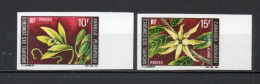 COMORES N° 53 + 54 NON DENTELES   NEUFS SANS CHARNIERE COTE 26.00€  FLEUR - Unused Stamps