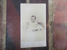 HENNAH ET KENT   A BRIGHTON    PHOTOGRAPHE CDV PHOTO CABINET PORTRAIT BEBE - Anonyme Personen