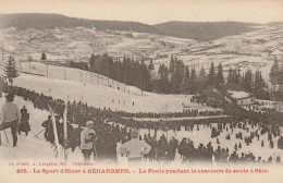 LE 16-(88) LE SPORT D' HIVER A GERARDMER - LA FOULE PENDANT LE CONCOURS DE SAUTS A SKIS - 2 SCANS - Gerardmer