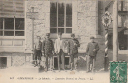 LE 17 -(88) GERARDMER - LA SCHLUCHT - DOUANIERS FRANCAIS AU POTEAU - 2 SCANS - Gerardmer