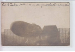 ROCHEFORT-sur-MER: Aviation, Zeppelin, Vedette Zodiac Sortant De Son Hangar Et Structure Par Vent - Très Bon état - Rochefort