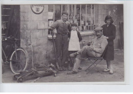 FRANCE: Garage Automobile, Levier De Voiture, Vélo, Personnages - Très Bon état - Foto