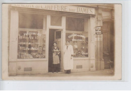 FRANCE - Salon De Coiffure Pour Dames, Parfumerie, Schampooing Postiches, Me. Louise - Très Bon état - Fotos