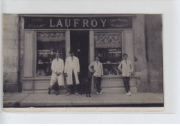 FRANCE - LAUFROY Salon Pour Dames, Parfumerie De Marques, Service Antiseptique, Chien, Carte Courte - Très Bon état - Foto's