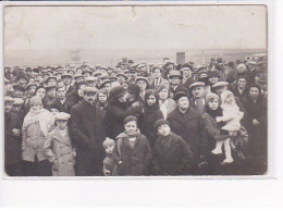 MERU - Carte Photo -Rassemblement Hommes Et Femmes - état - Meru