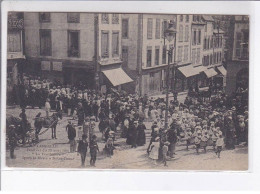 LAMBALLE: Festival Du 29 Août 1909 "la Penthièvre" Après La Messe à Notre-dame - état - Lamballe