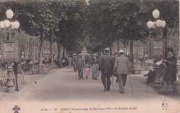 JA 31-(03) VICHY - PROMENADE DU NOUVEAU PARC ET GRANDE ALLEE - ANIMATION - CARTE COLORISEE - Vichy