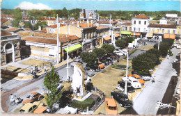 Carte Postale : 33 : PESSAC : Vue Aérienne De La Place De La Ve République, Timbre En 1964 - Pessac