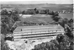 EN AVION AU DESSUS DE .....PUISEAUX - La Maison De Retraite Et Le Stade Dumesil-Gondinet    Edition LAPIE - Puiseaux