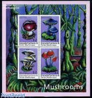 Grenada Grenadines 2000 Mushrooms 4v M/s, Russula Xerampelina, Mint NH, Nature - Mushrooms - Hongos