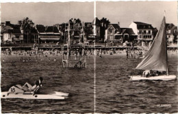 44 . LA BAULE . COIN DE LA PLAGE VU DE LA MER . PEDALO . VOILIER     ( Trait Blanc Pas Sur Original ) - La Baule-Escoublac