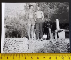 #15   Man On Vacation - On The Beach In A Bathing Suit / Homme En Vacances - Sur La Plage En Maillot De Bain - Personnes Anonymes
