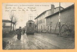 0181  CPA   BEYNOST (Ain) Le Grand Peuplier - Arrêt Du Tramway - Route De Lyon à Montluel Qui Passe En Bas De Beynost - Zonder Classificatie