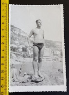 #15  Man On Vacation - On The Beach In A Bathing Suit / Homme En Vacances - Sur La Plage En Maillot De Bain - Anonymous Persons