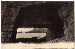 29 / MORGAT - Cap De La Chèvre - La Percée De La Grotte Des Tunnels - Morgat