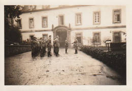 Foto Gruppe Deutsche Soldaten Angetreten - Appell - 2. WK - 8*5cm  (69012) - Krieg, Militär
