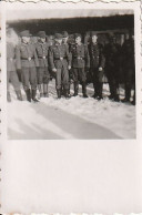 Foto Gruppe Deutsche Soldaten Im Schnee - 2. WK - 8*5cm  (69014) - Guerra, Militari