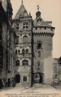 CPA 37 LOCHES L'Hôtel De Ville Vu De Face (Mon Hist Renaissance) Et La Porte Picois - Loches