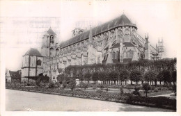 BOURGES La Cathedrale Et Le Jardin De L Hotel De Ville 22(scan Recto-verso) MA2004 - Bourges