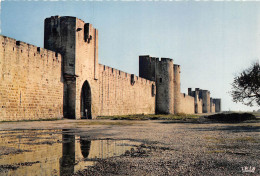 AIGUES MORTES La Ville De St Louis Les Remparts 19(scan Recto-verso) MA2050 - Aigues-Mortes