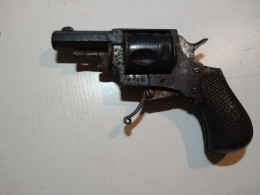 Ancien Revolver Militaria A Restaurer Arme - Armes Neutralisées