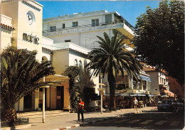 LE LAVANDOU La Place De La Mairie 5(scan Recto-verso) MA2115 - Le Lavandou