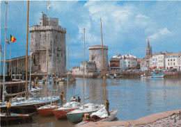 LA ROCHELLE Le Port Tour St Nicolas Tour De La Chaine Et Tour De La Lanterne 15(scan Recto-verso) MA2130 - La Rochelle