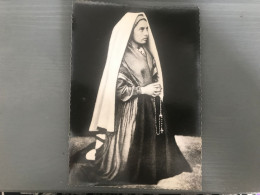 NEVERS Maison Mère Des Soeurs De La Charité Couvent St Gildart Bernadette Photographiée - Iglesias Y Las Madonnas