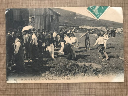 En PAYS BASQUE Le Fandango - Dances