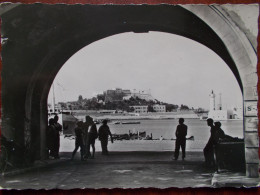 06 - ANTIBES - Le Fort Carré. (Vu Du Port) CPSM - Otros & Sin Clasificación