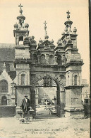 29* ST THEGONNEC  Arc De Triomphe      MA92,0196 - Saint-Thégonnec